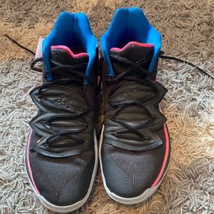 Nike Kyrie 5 "Just Do It"  Black Pink